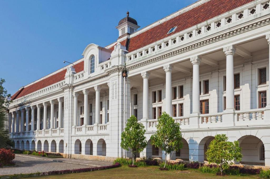 The Grand Palace Resident Джакарта Екстериор снимка